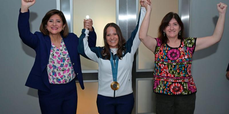 Presidenta en funciones Karin Herrera 