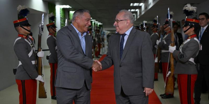 Canciller guatemalteco recibe al Primer Ministro de Belice