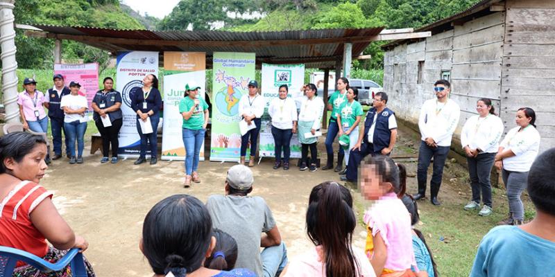 Realizan feria de servicios en San Miguel, Poptún