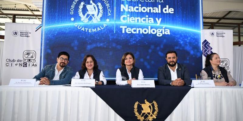 Vicepresidenta Karin Herrera