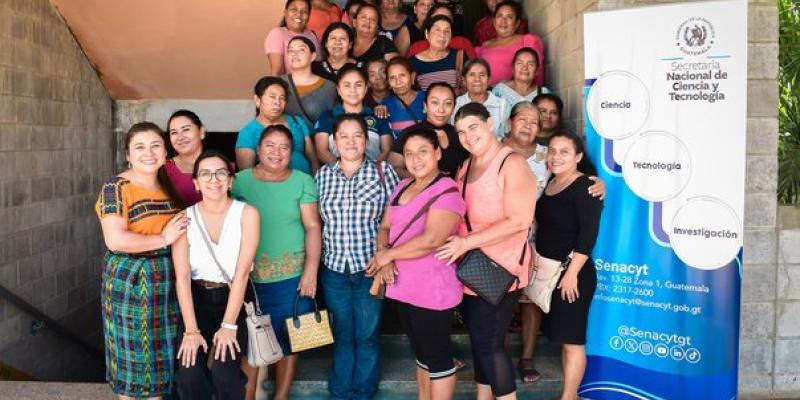 Senacyt capacita a 47 mujeres en alfabetización digital en Chiquimula 