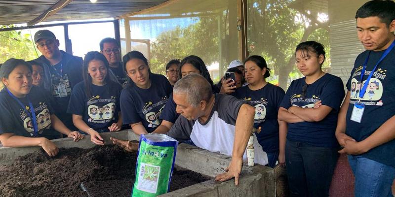 Docentes promueven la aplicación de huertos escolares
