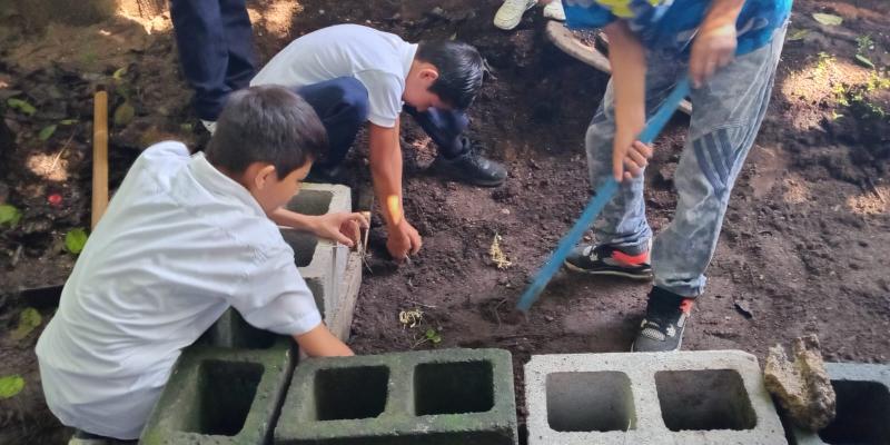 Estudiantes de El Progreso aprenden a cultivar sus alimentos