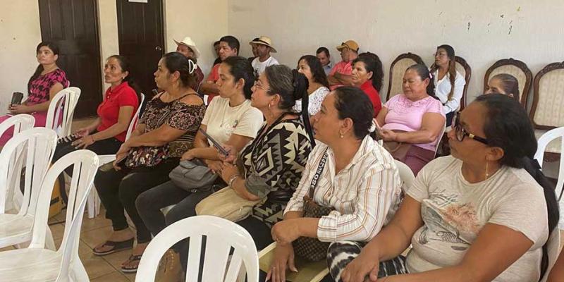 Fomentan el desarrollo comunitario