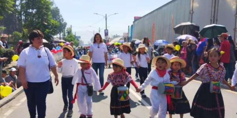 Las niñas y niños del CAI de Xela participaron en el desfile de Preprimaria de las Fiestas de Independencia.