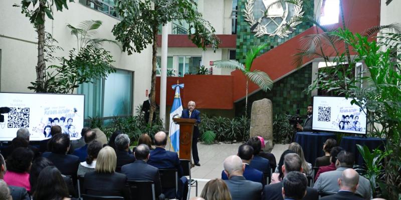 El Canciller Carlos Ramiro Martínez presenta reseña histórica del 20 de octubre día de la Revolución 