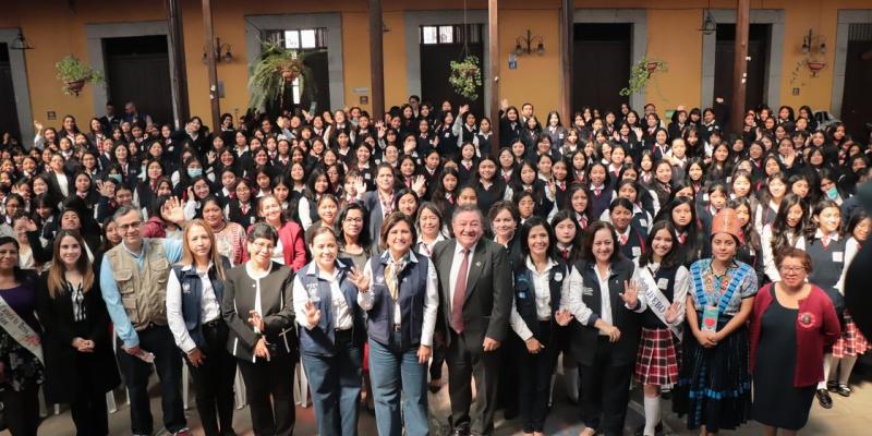 Inspiran a estudiantes en Quetzaltenango a emprender carreras científicas 