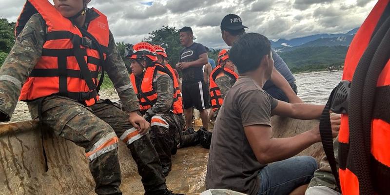 Ejército de Guatemala ha desarrollado 385 operaciones de apoyo a los guatemaltecos durante la temporada de lluvias.