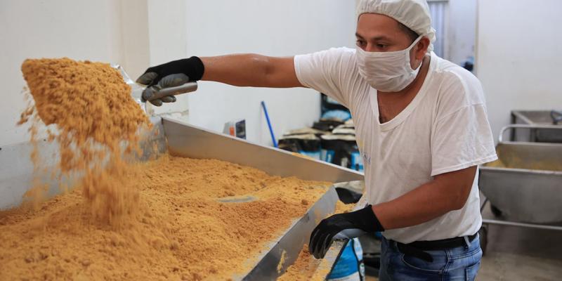 La panela en polvo una alternativa para endulzar