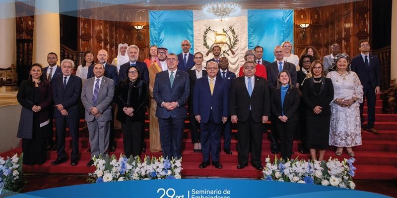 El Presidente y el Canciller de Guatemala inauguran el "Seminario de Embajadores Concurrentes"