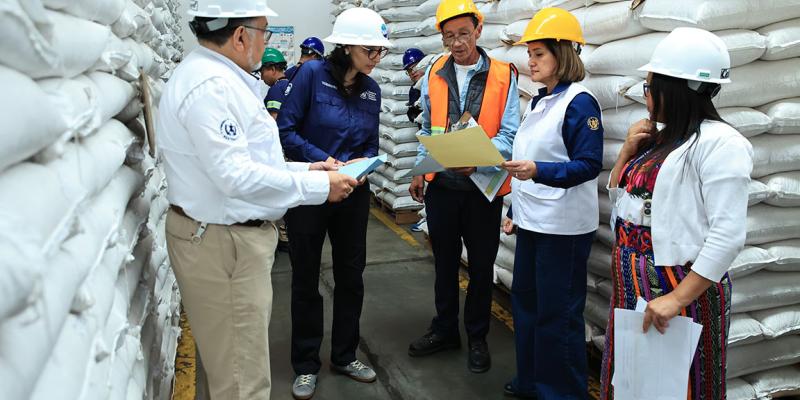Supervisan las bodegas de reserva estratégica de granos básicos de Chimaltenango