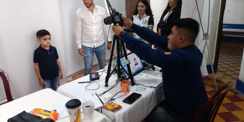 Jornada móvil del Instituto Guatemalteco de Migración facilita emisión de pasaportes en Cobán