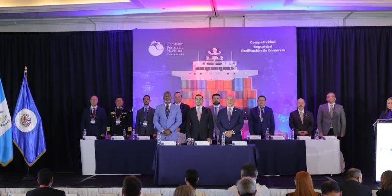 fotografía oficial de la comisión portuaria nacional 