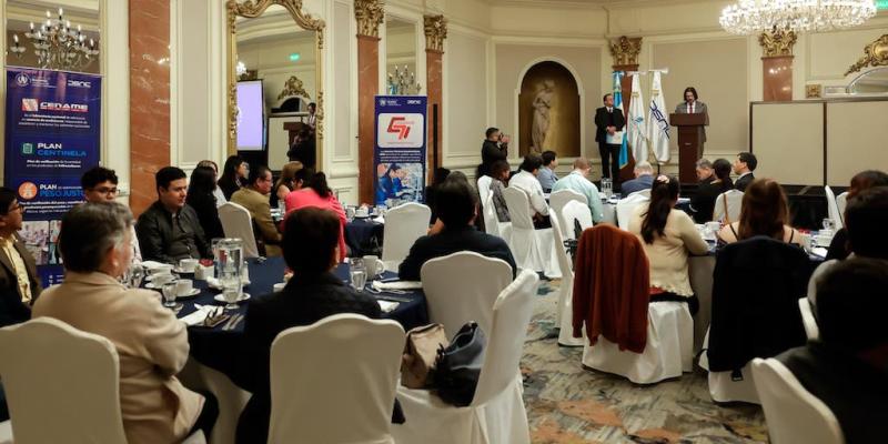 Viceministro Romero participa en evento de impulso a la Calidad y Competitividad en Guatemala