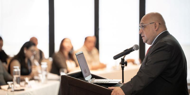 Enrique Maldonado, subsecretario de Inversión, dio las palabras de bienvenida a los delegados.