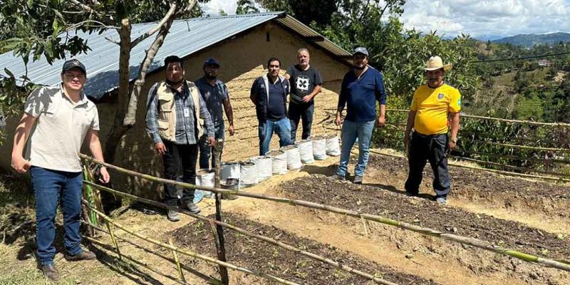 Elaboran huerto demostrativo en Huehuetenango