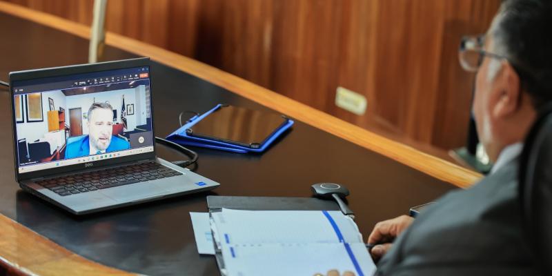 Embajador Bradley reconoce trabajo del MAGA en el impulso al aguacate Hass