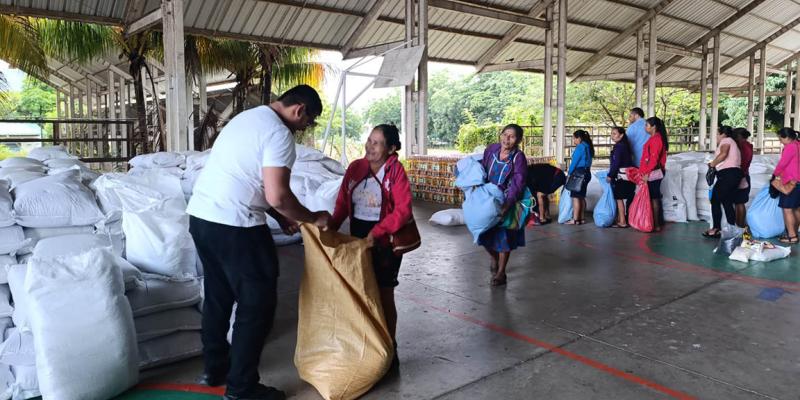 Familias de Chiquimula reciben Alimentos por Acción 