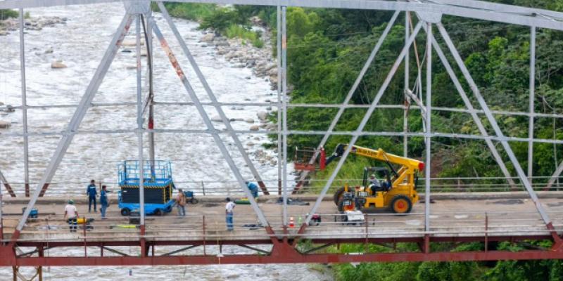 En relación con los trabajos de reforzamiento y rehabilitación del puente Nahualate, en Suchitepéquez, el Ministerio de Comunicaciones, Infraestructura y Vivienda (CIV) aclara: