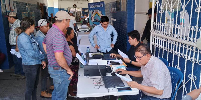 Bono Campesino impulsa agricultura familiar de Chuarrancho, Huitán y Tiquisate