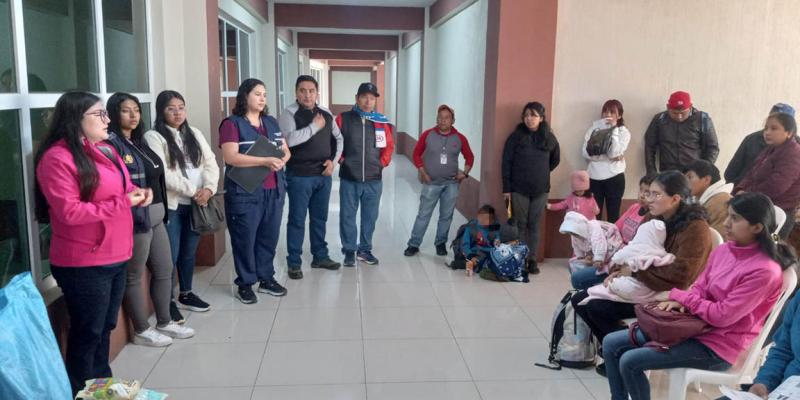 Familias con niños en desnutrición aguda reciben alimentos