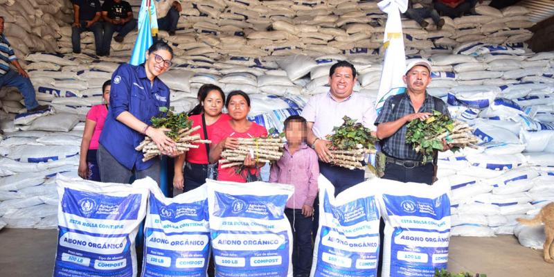 Familias de Chiquimula Jocotán reciben Bono Campesino