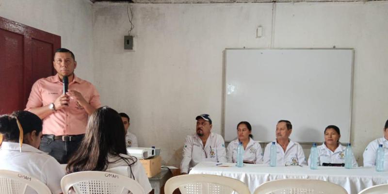 Ofrecen charla relativa al Gusano Barrenador en San Francisco, Petén