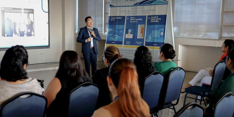 La charla se brindó en la sede central de la ONSEC.