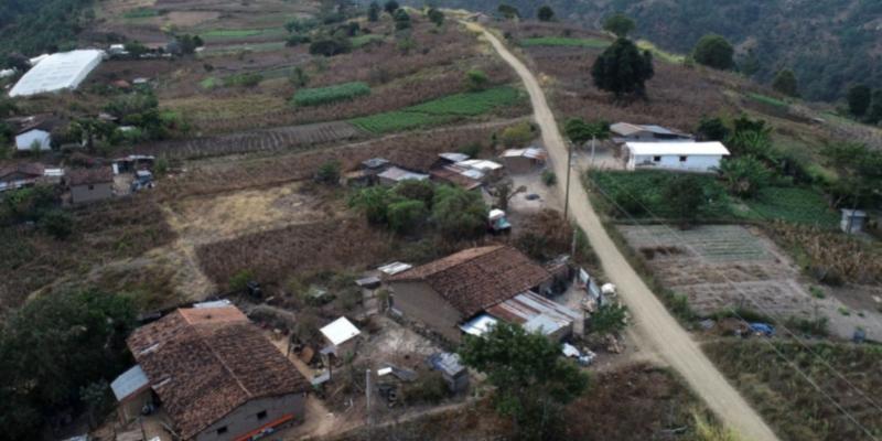 el proyecto de electrificación rural en el Caserío La Hacienda 2, del municipio de San Bartolomé Jocotenango, tuvo una una inversión de 1.4 millones de quetzales.