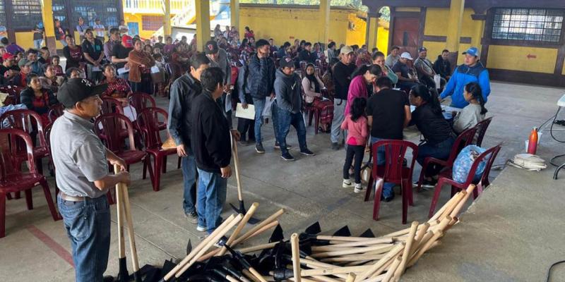 Agricultores y agricultoras del occidente reciben el Bono Campesino 