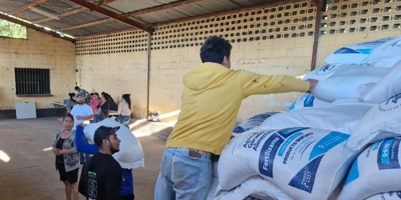 Bono Campesino se entrega en Santa Cruz Naranjo