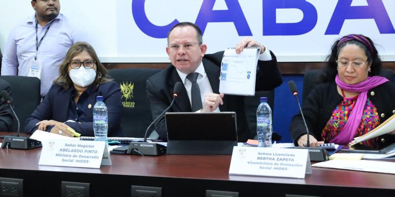 Foto ministro y viceministras del Mides