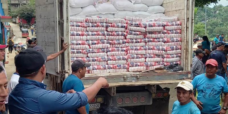 Inicia recepción de alimentos para familias de Alta Verapaz y Santa Rosa