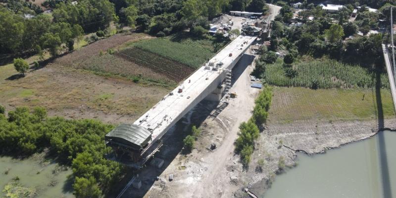 Avanzan los trabajos en el Puente Chitomax que conectará a comunidades para fortalecer el desarrollo en Baja Verapaz
