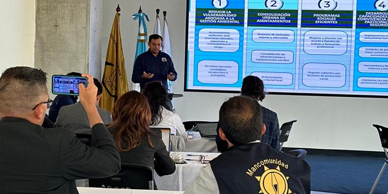 UDEVIPO lidera mesa de trabajo para mejorar la calidad de vida en asentamientos urbanos