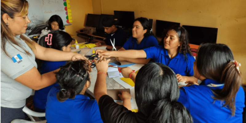 En Casa Joven Peronia, uno de los servicios más buscados por los adolescentes es el de educación.