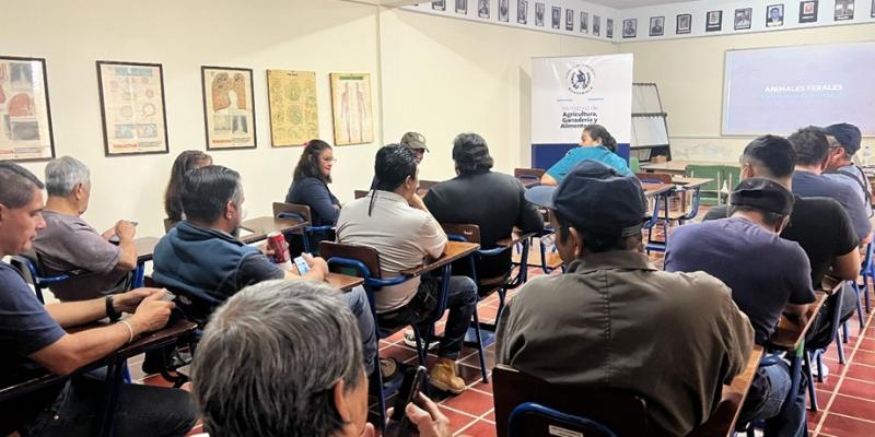 Capacitan a Personal del Hospital de Enfermedades Respiratorias acerca de Protección Animal