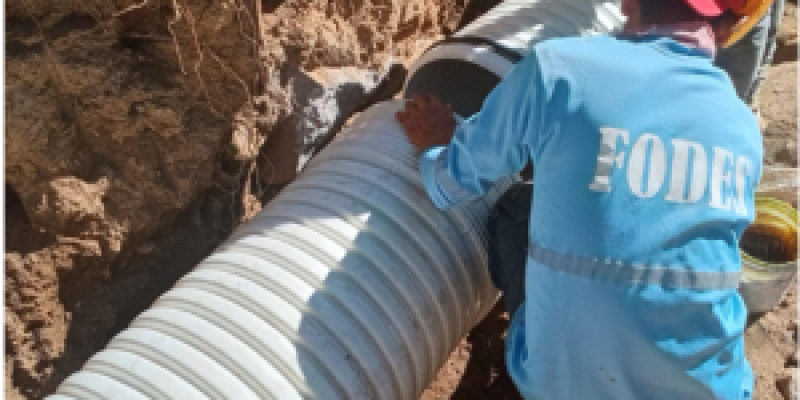 Fotografía de trabajo de alcantarillado 