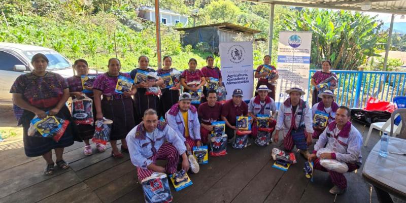 Insumos y capacitación fortalecerán producción de café en Huehuetenango