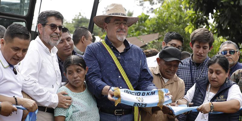 Gobierno del presidente Arévalo inicia la primera intervención del Programa Rutas del Desarrollo en Cobán