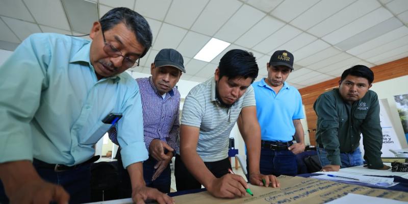 Pequeños productores fortalecen estrategias de mercadeo de café 