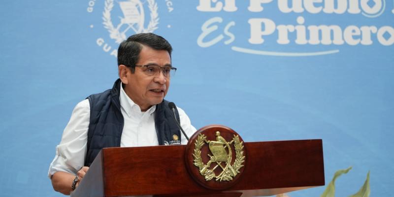 Ministro de Comunicaciones, Miguel Ángel Díaz