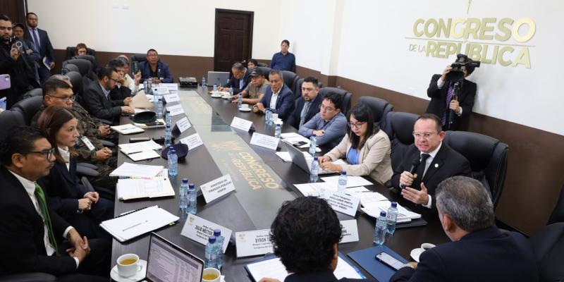 MINISTRO ABELARDO PINTO REFUERZA LA TRANSPARENCIA ASISTIENDO A CITACIONES