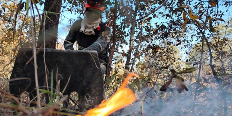 Ejército de Guatemala contribuye en el sofocamiento de incendios registrados en Quiché y Huehuetenango.