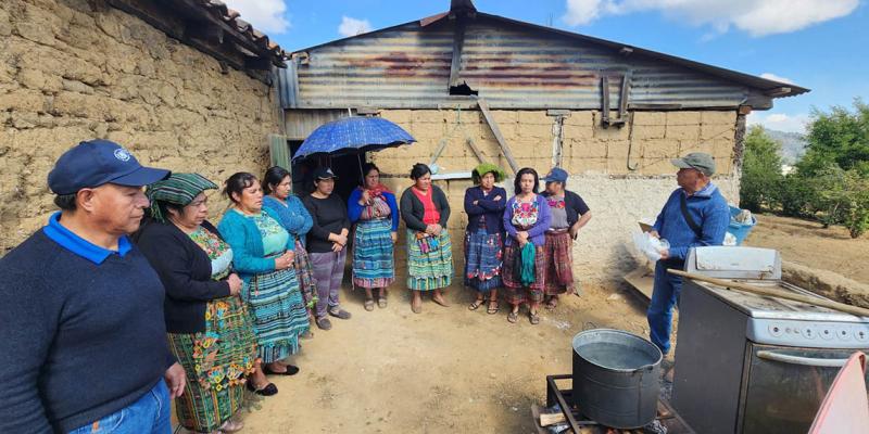 Familias agricultoras de Totonicapán aprenden a elaborar bioinsumos agrícolas