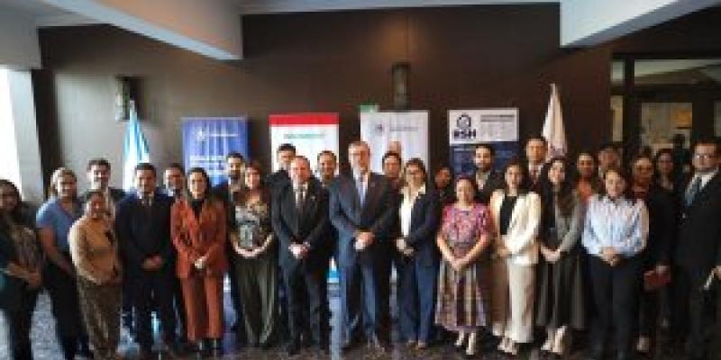 PRESIDENTE ARÉVALO VISITA EL MINISTERIO DE DESARROLLO SOCIAL 