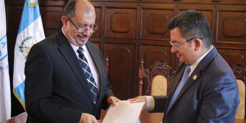 En busca de reducir la brecha de analfabetismo TGW y Conalfa firman alianza