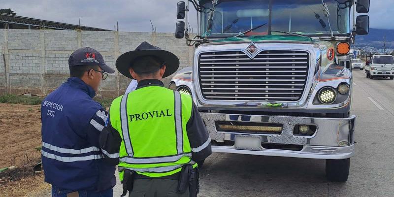 Más de dos mil autobuses de transporte extraurbano han sido inspeccionados por la DGT 