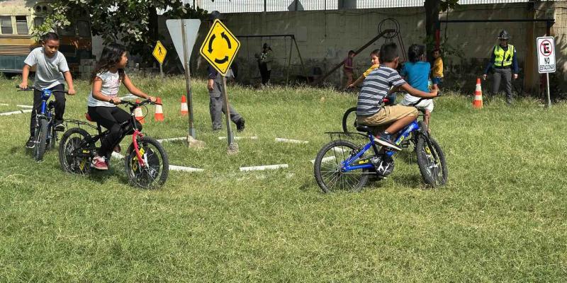 Provial lleva educación vial a la niñez guatemalteca para formar a los ciudadanos responsables del mañana