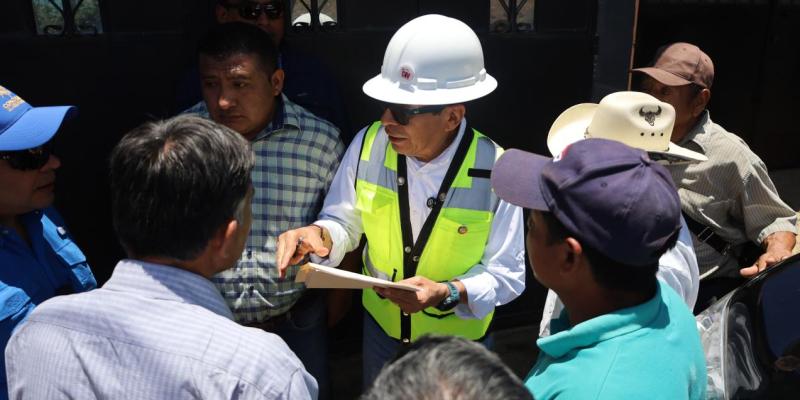 Ministro de Comunicaciones supervisa tramo carretero suspendido en San Pedro Ayampuc